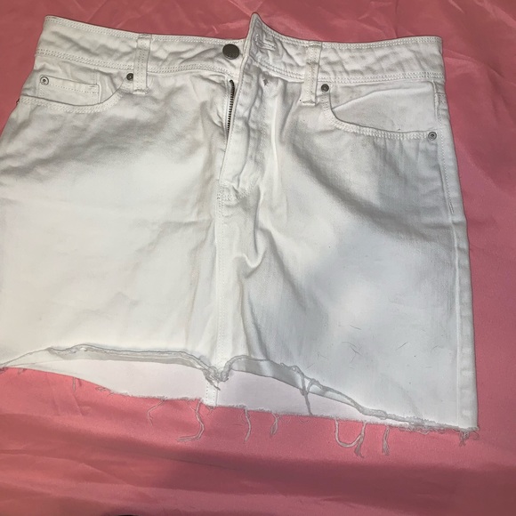 clothes - Picture 3 of 8